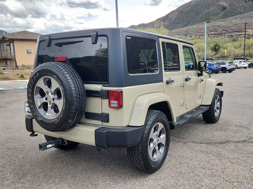 Used 2017 Jeep Wrangler Unlimited Sahara w/ Connectivity Group AWD/4WD image 3