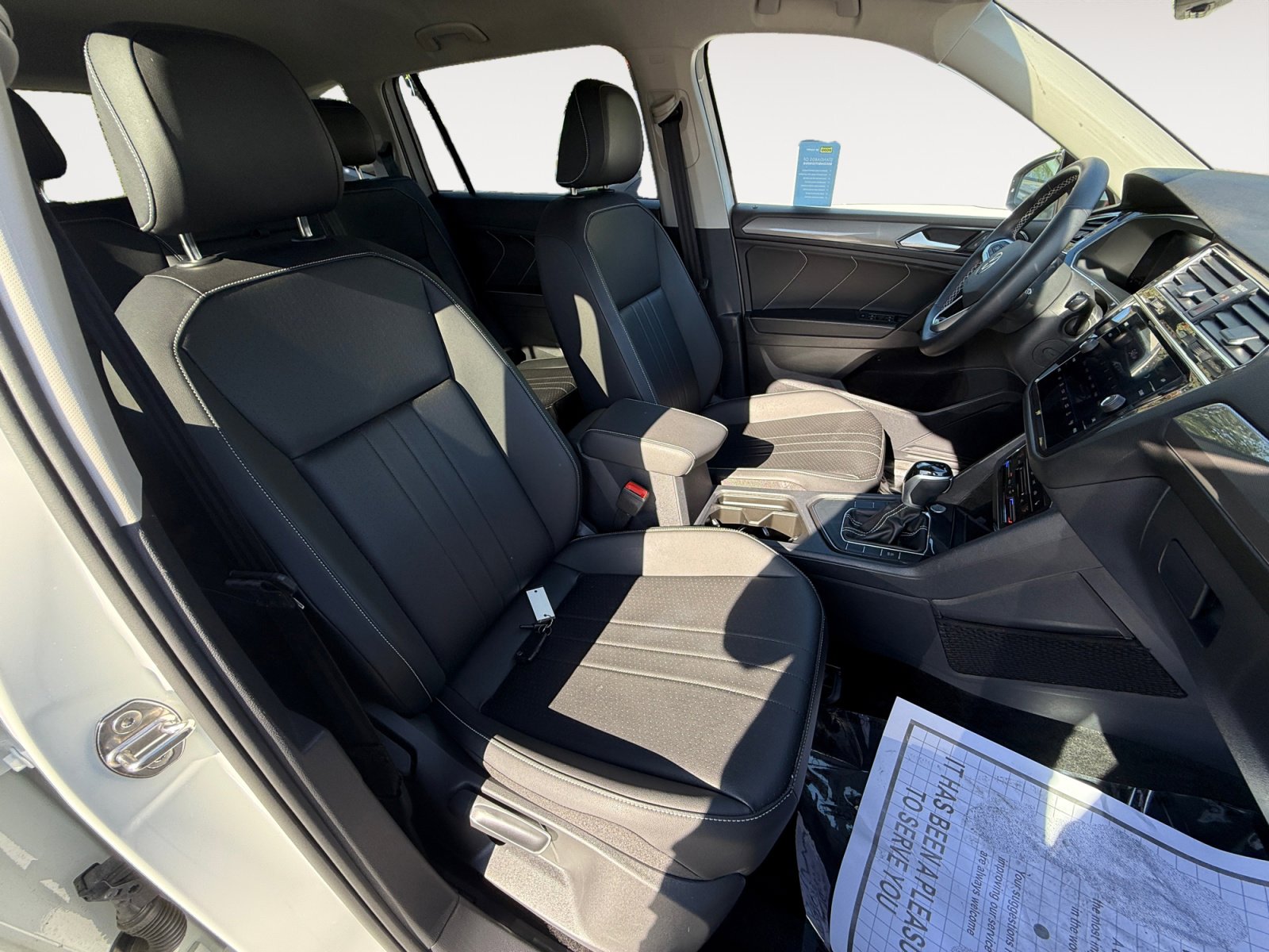 Used 2023 Volkswagen Tiguan SE image 19