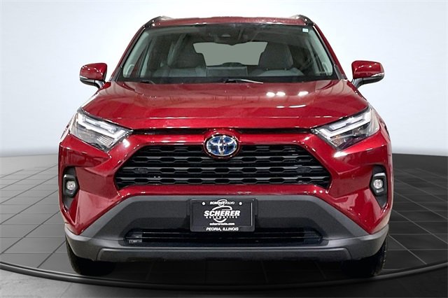 Used 2022 Toyota RAV4 XLE Premium image 3