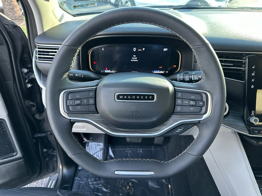 Used 2024 Jeep Wagoneer Series III w/ Premium Group I image 13
