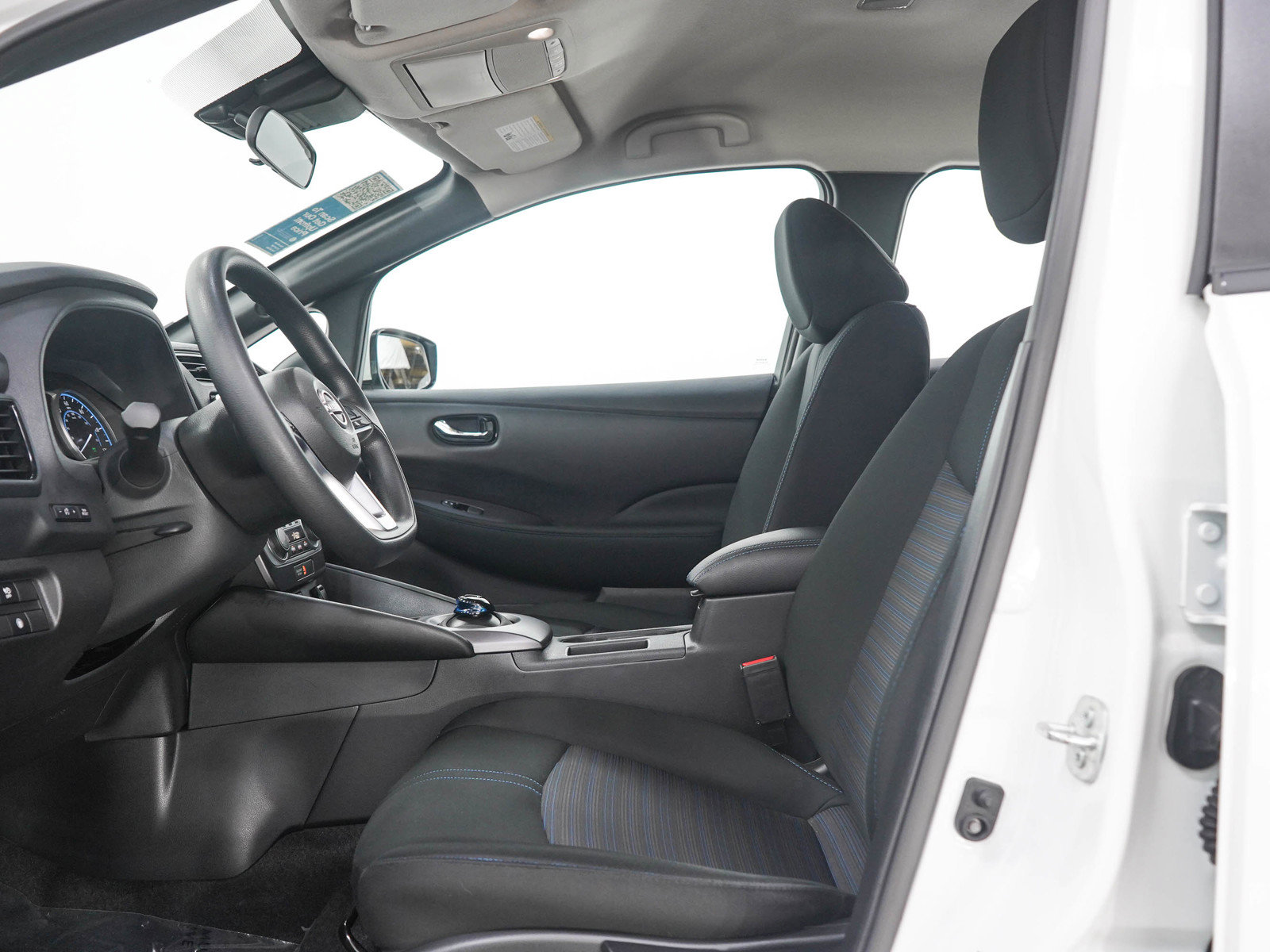 Used 2025 Nissan Leaf S FWD image 21