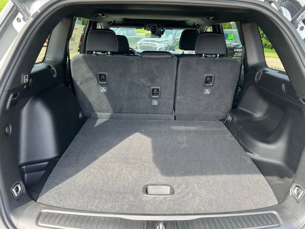 New 2026 Jeep Grand Cherokee Laredo X AWD/4WD image 17