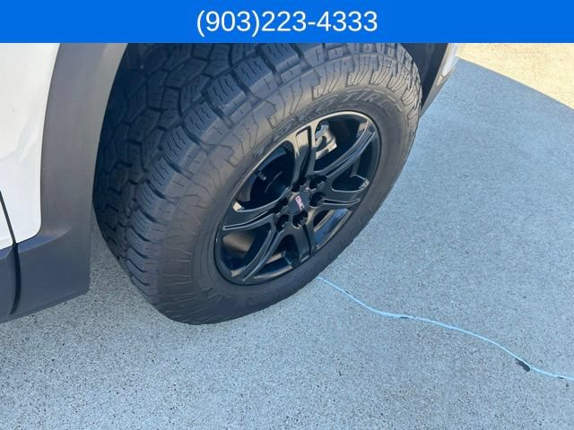 Used 2023 GMC Acadia AT4 w/ Technology Package AWD/4WD image 17