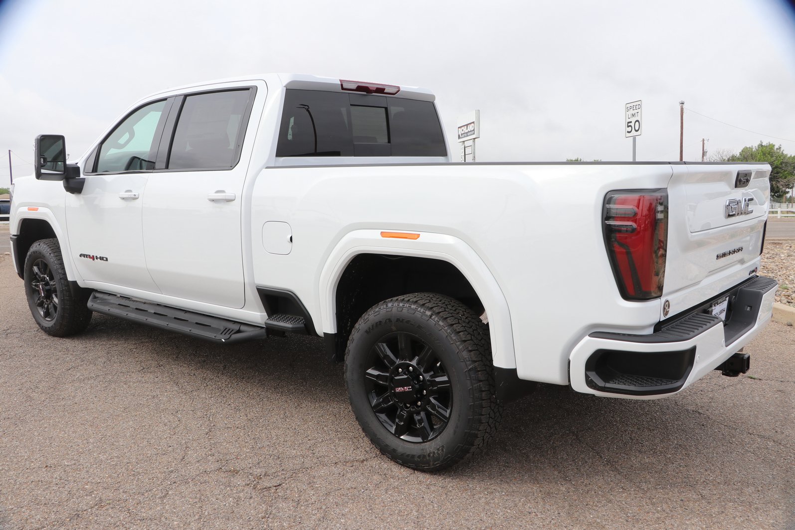 New 2026 GMC Sierra 2500 AT4 AWD/4WD image 5