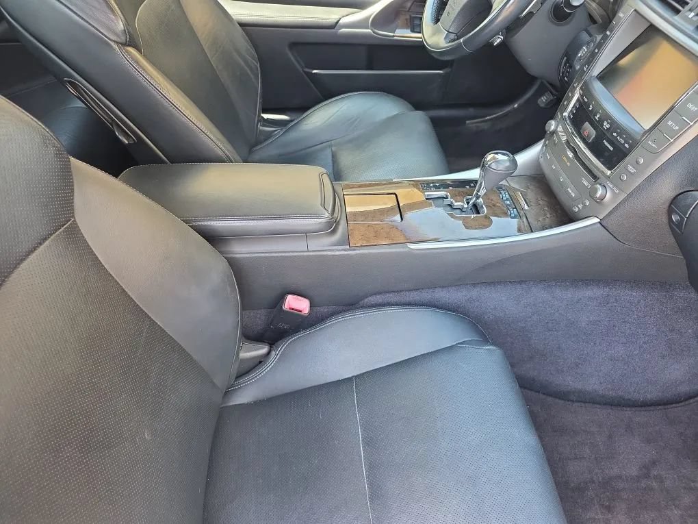 Used 2010 Lexus IS 350C RWD image 19
