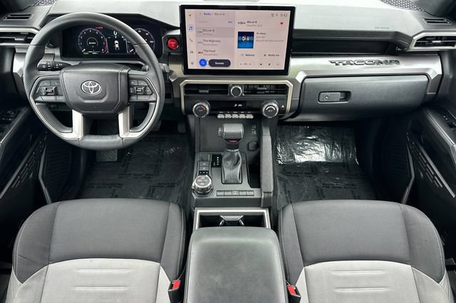 Certified 2025 Toyota Tacoma TRD Off-Road AWD/4WD image 17