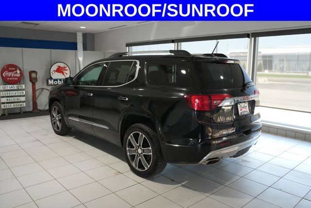 Used 2017 GMC Acadia Denali w/ Technology Package AWD/4WD image 4