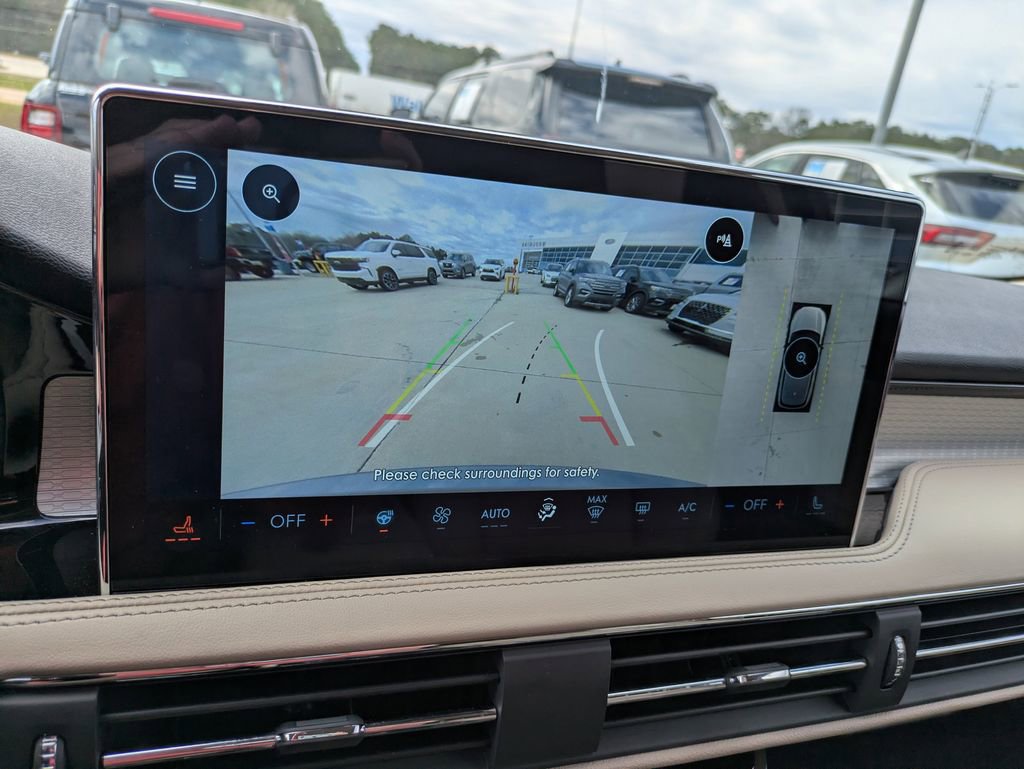 Used 2025 Lincoln Corsair FWD w/ Equipment Group 101A image 18