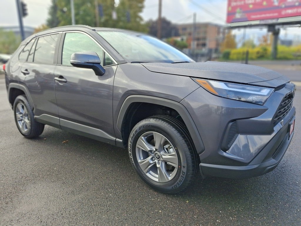 Used 2025 Toyota RAV4 XLE image 2