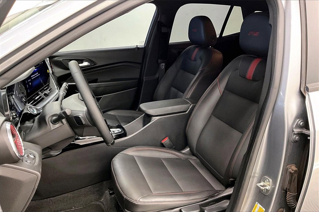 Used 2024 Chevrolet Trax RS image 21