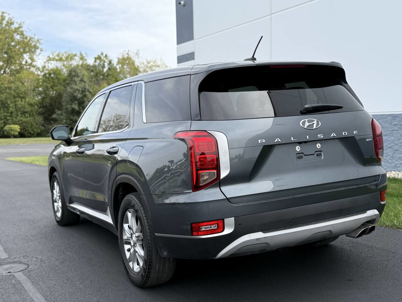 Used 2021 Hyundai Palisade SE image 3