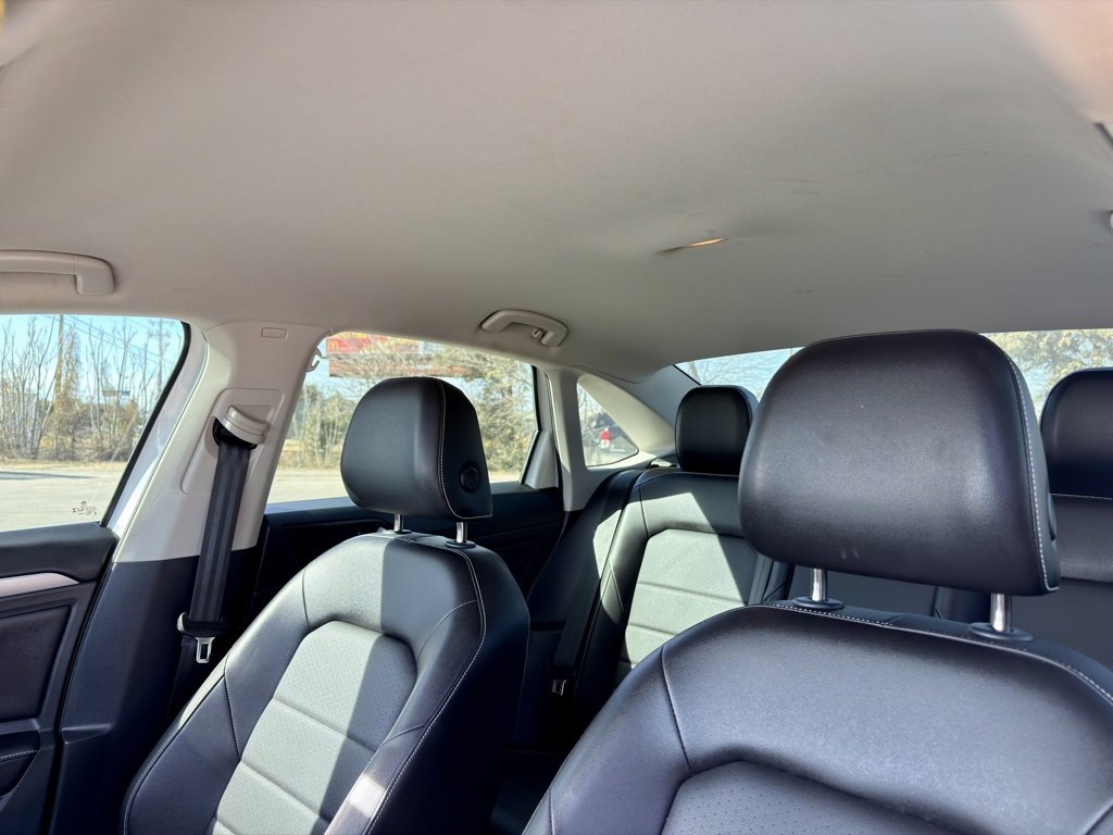 Used 2023 Volkswagen Jetta SE image 25