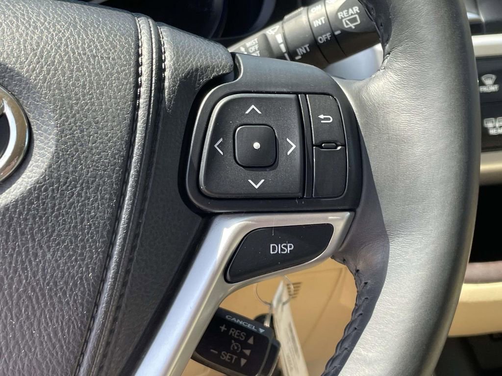 Used 2014 Toyota Highlander Plus AWD/4WD image 23