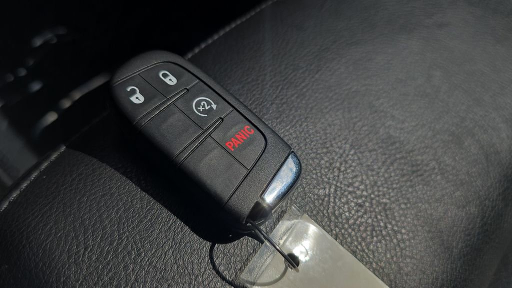 Used 2015 Jeep Renegade Trailhawk w/ Premium Leather Group image 25