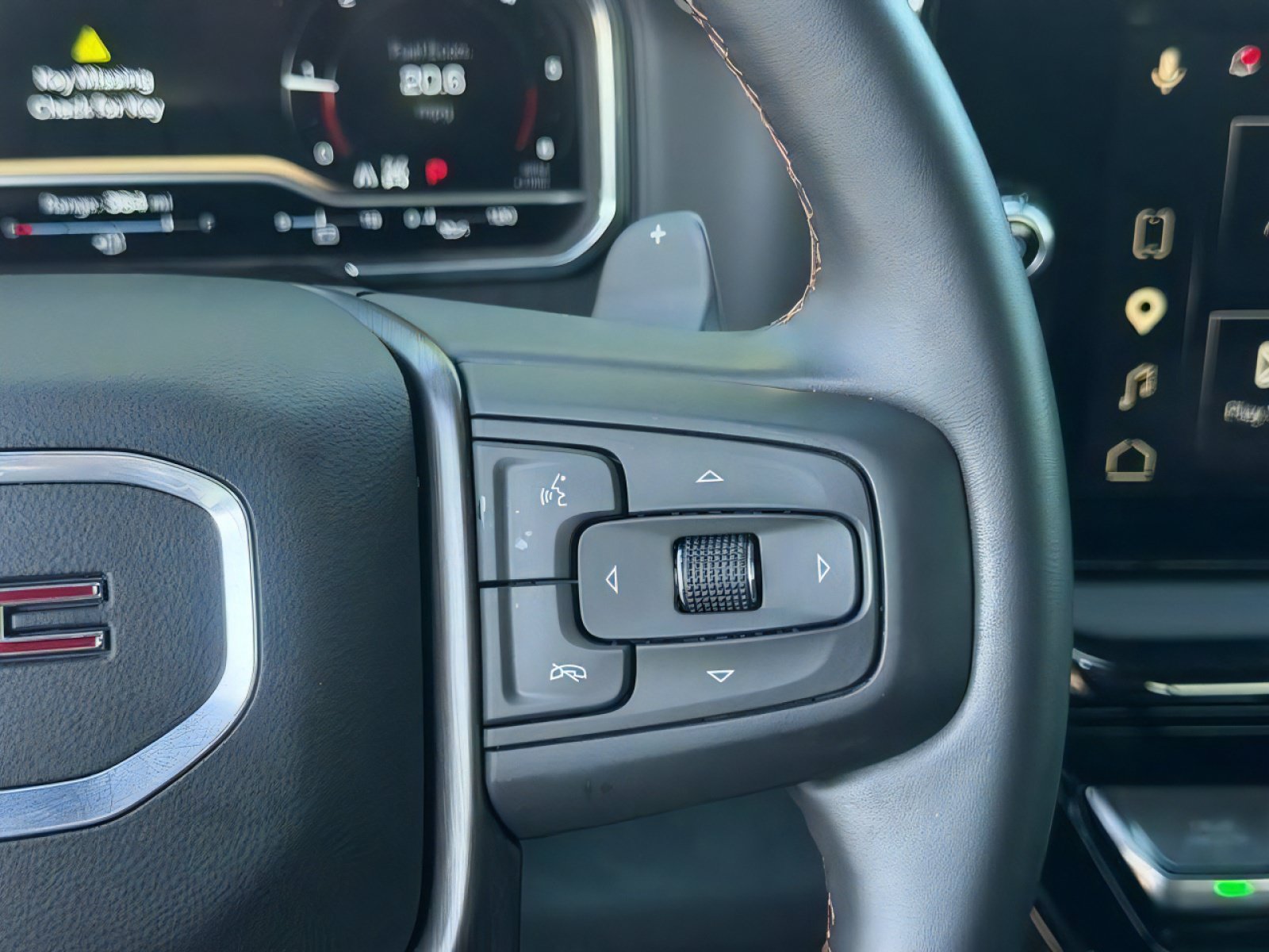 Used 2025 GMC Sierra 1500 AT4 w/ Technology Package AWD/4WD image 23