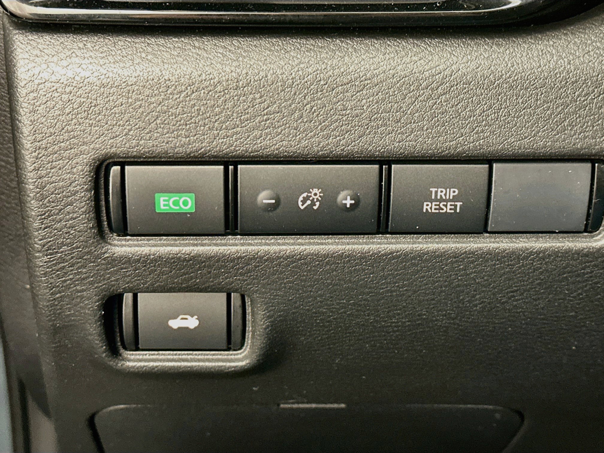 Used 2024 Nissan Sentra SV FWD image 17