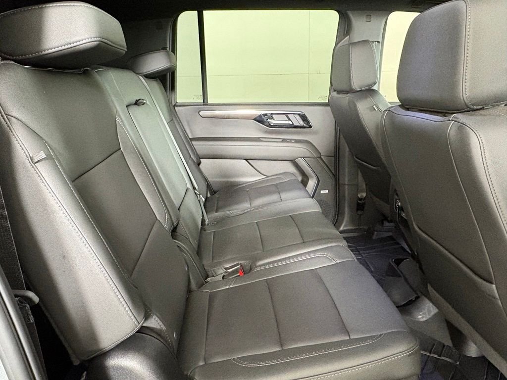 Used 2026 Chevrolet Suburban Z71 w/ Comfort Package AWD/4WD image 17