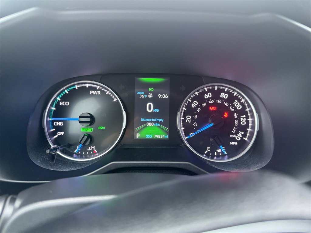 Used 2022 Toyota RAV4 SE image 14