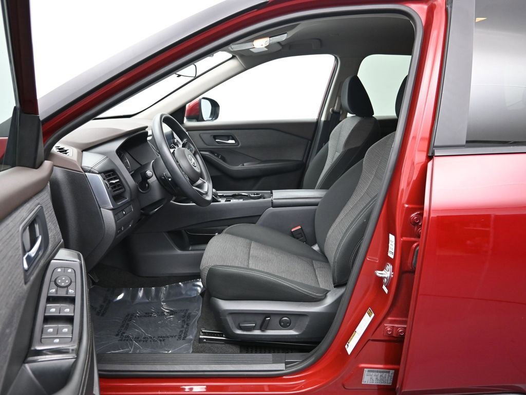 Used 2023 Nissan Rogue SV image 13