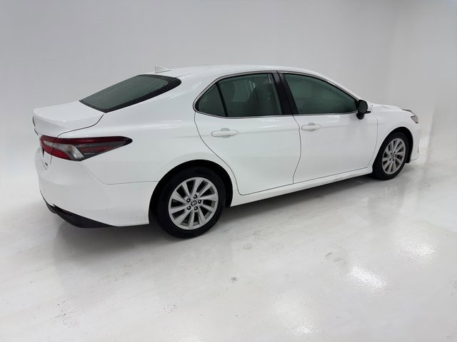 Used 2022 Toyota Camry LE image 21
