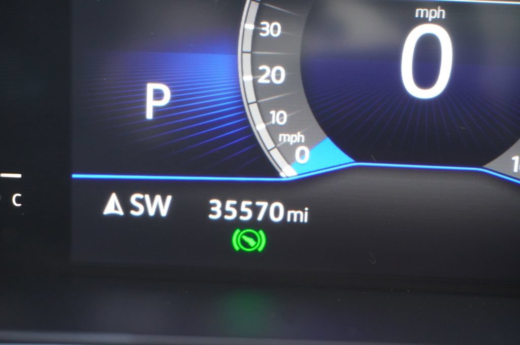 Used 2022 Volkswagen Taos SE FWD image 9