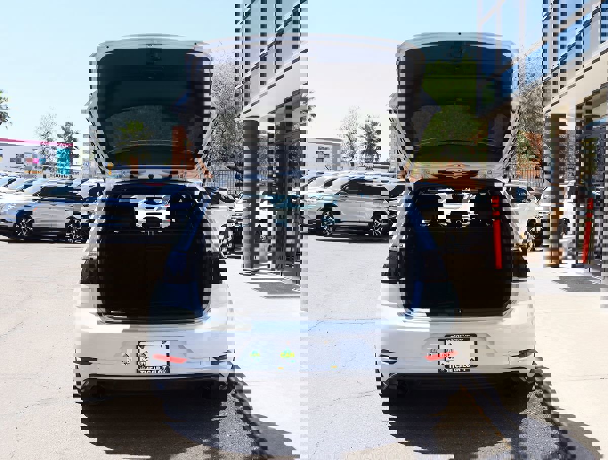 Used 2019 Volkswagen GTI SE w/ SE Experience Package image 22