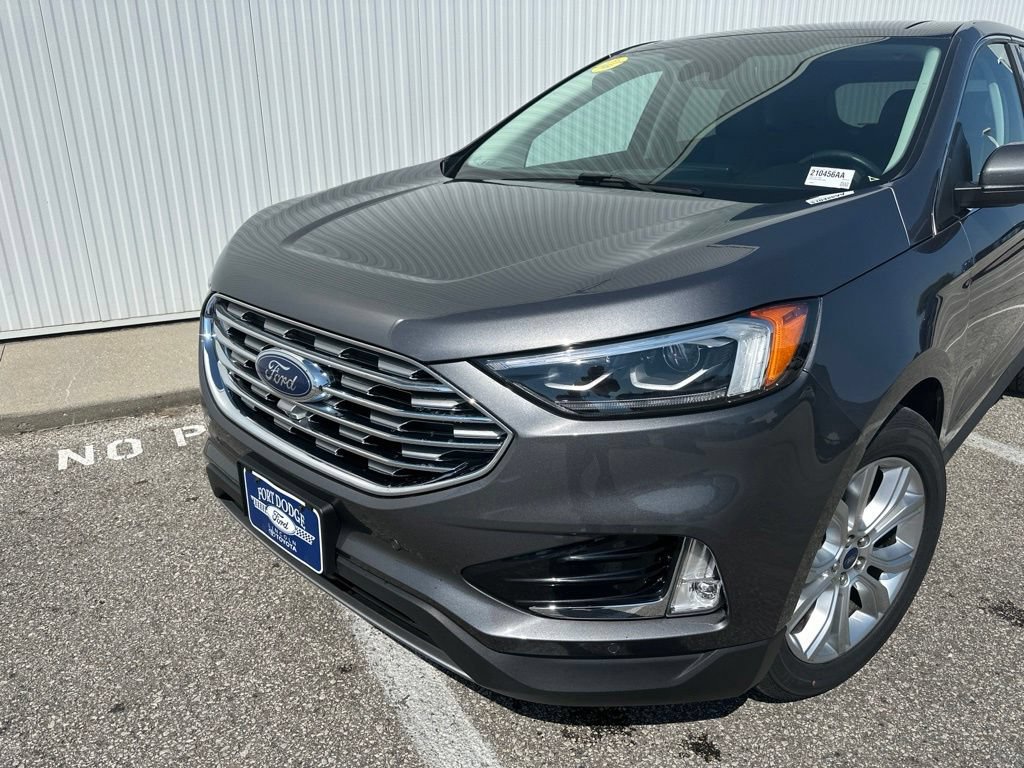 Certified 2022 Ford Edge Titanium w/ Equipment Group 301A AWD/4WD image 2