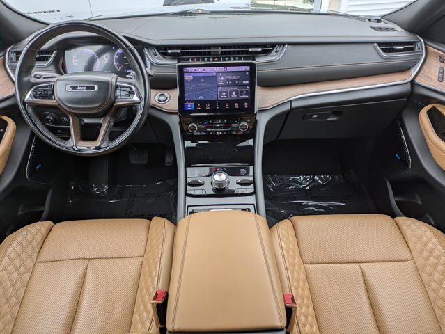 Used 2022 Jeep Grand Cherokee L Summit w/ Advanced Protech Group IV AWD/4WD image 17