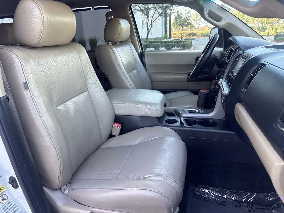 Used 2015 Toyota Sequoia Platinum RWD image 22
