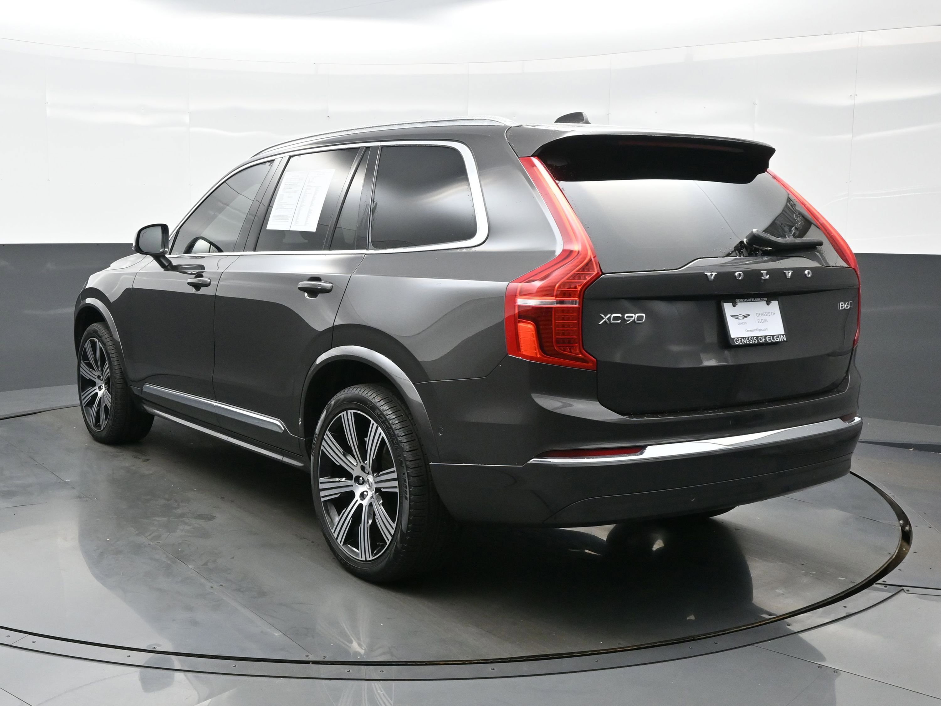 Used 2025 Volvo XC90 B6 Ultra w/ Protection Package image 4