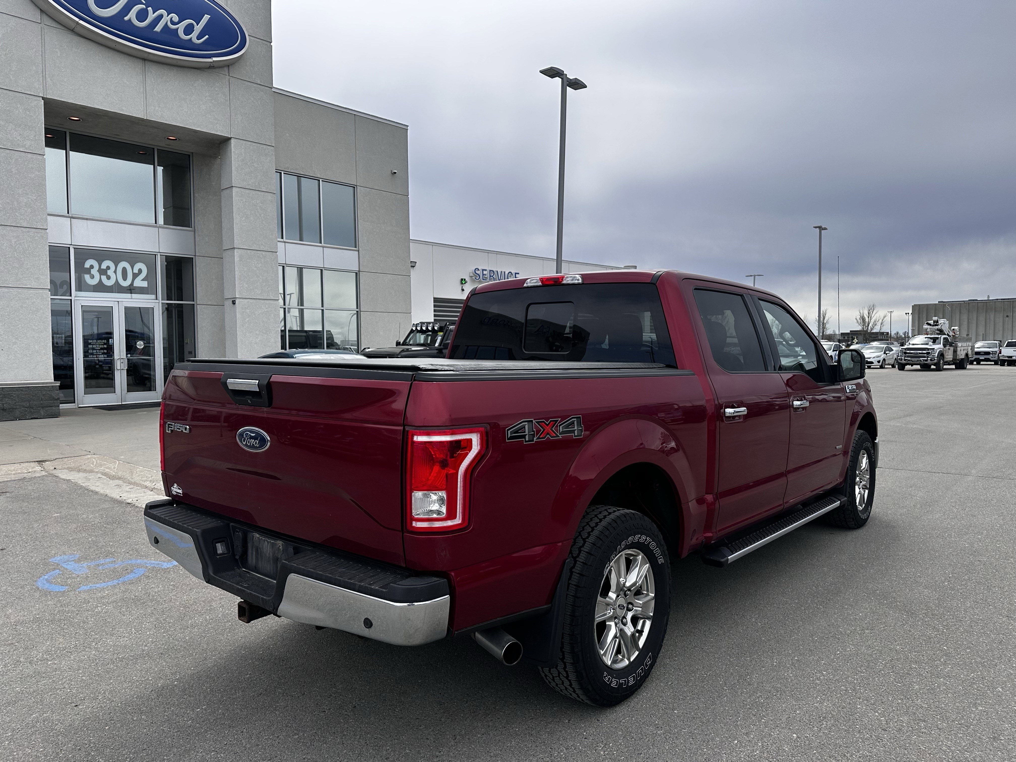 Used 2017 Ford F150 XLT w/ Equipment Group 302A Luxury AWD/4WD image 3