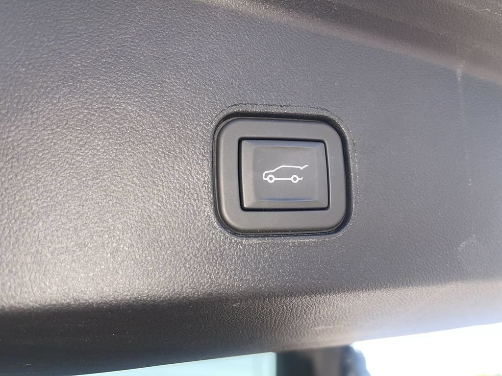 Certified 2024 Cadillac Lyriq Sport w/ LPO, Floor Liner Package AWD/4WD image 17