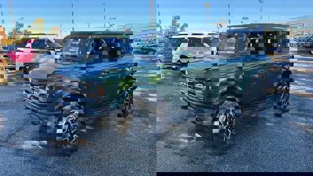 New 2025 Ford Bronco Outer Banks image 2