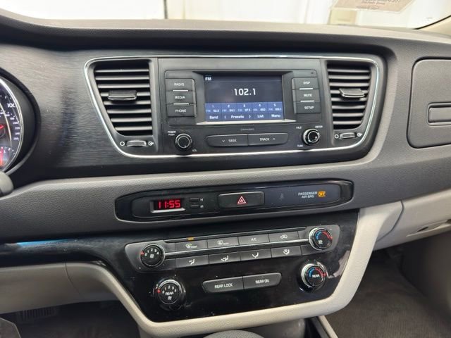 Used 2018 Kia Sedona L image 19