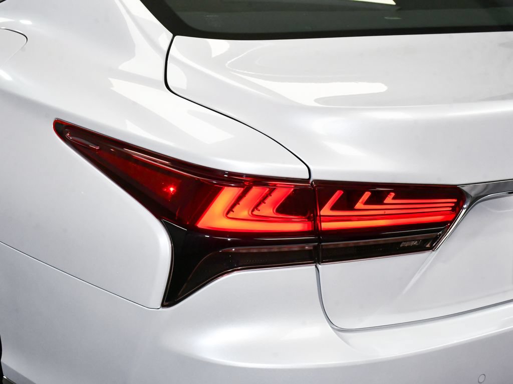 Used 2022 Lexus LS 500h AWD w/ Luxury Package image 87