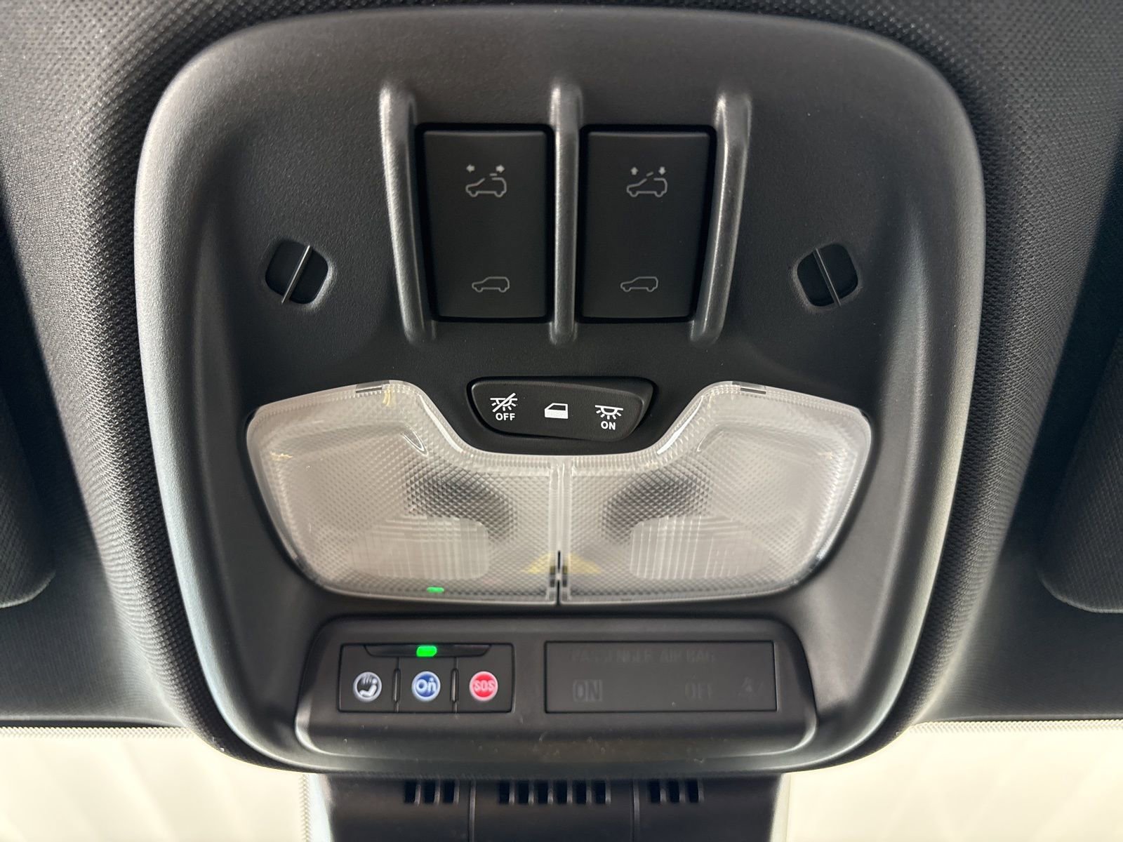 New 2026 Chevrolet Colorado ZR2 w/ Technology Package AWD/4WD image 21