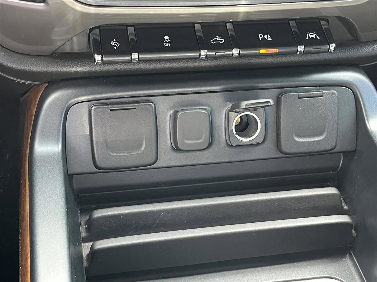 Used 2018 Chevrolet Silverado 1500 High Country image 26