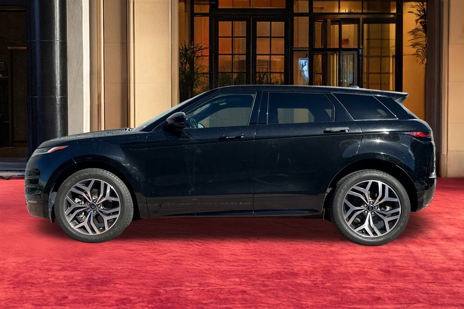 Used 2022 Land Rover Range Rover Evoque R-Dynamic SE image 3