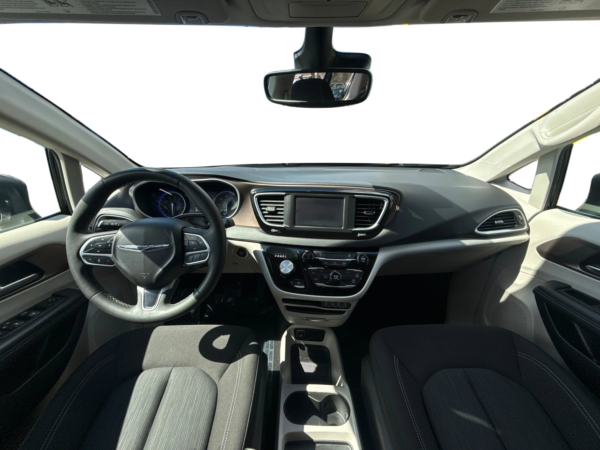 Used 2024 Chrysler Voyager LX FWD image 11