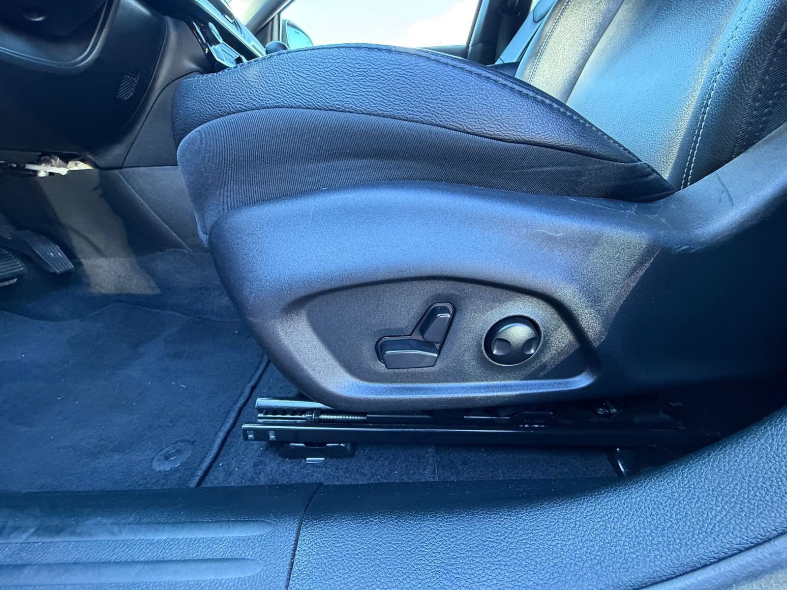 Used 2025 Jeep Compass Limited AWD/4WD image 21