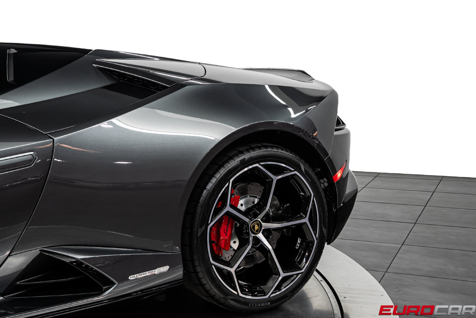 Used 2021 Lamborghini Huracan EVO RWD image 18