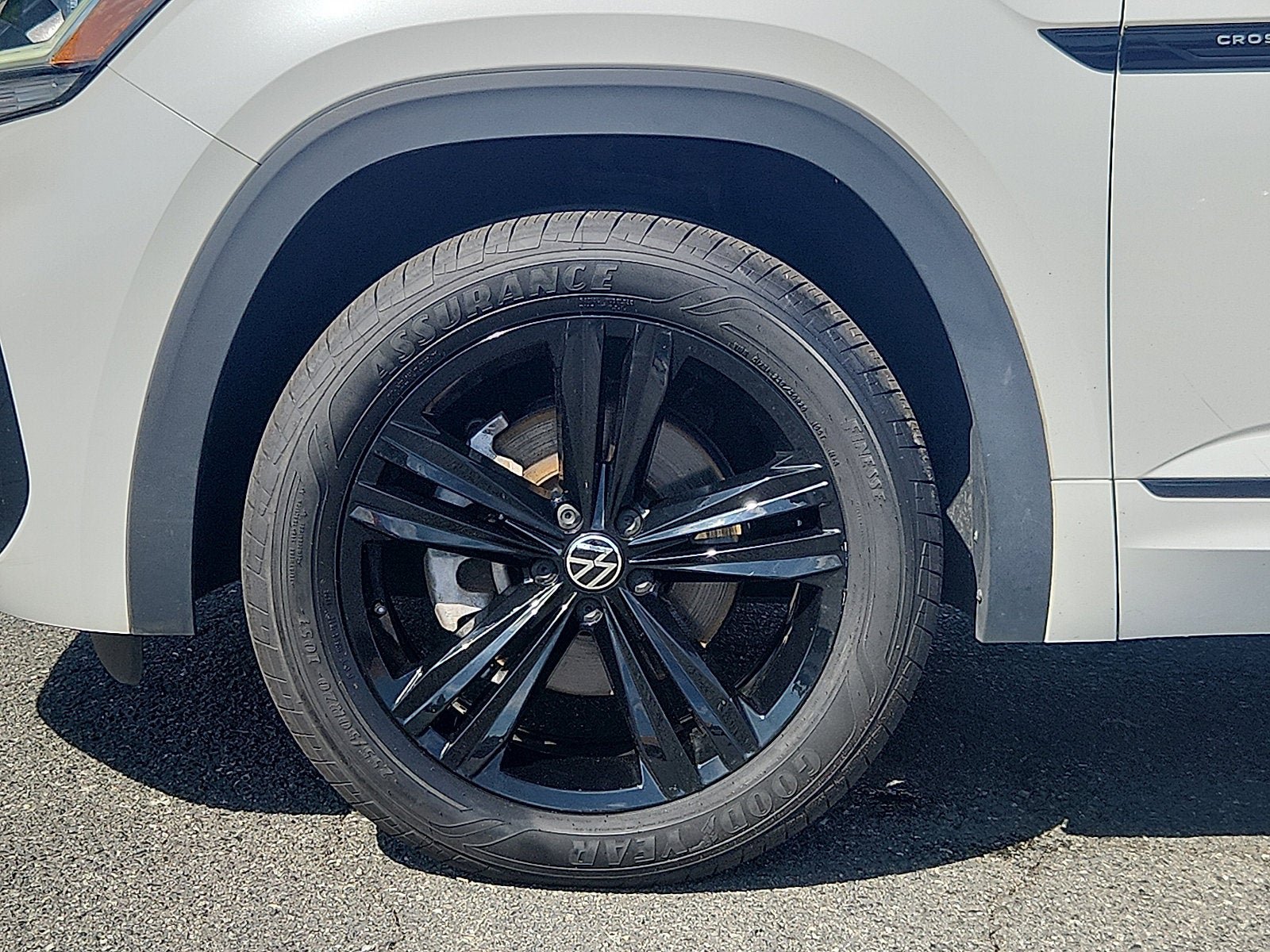 Certified 2023 Volkswagen Atlas Cross Sport SEL R-Line AWD/4WD image 8