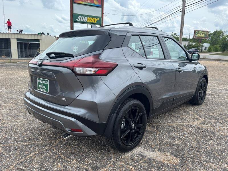 Used 2024 Nissan Kicks SV w/ Interior Electronics Package FWD image 5
