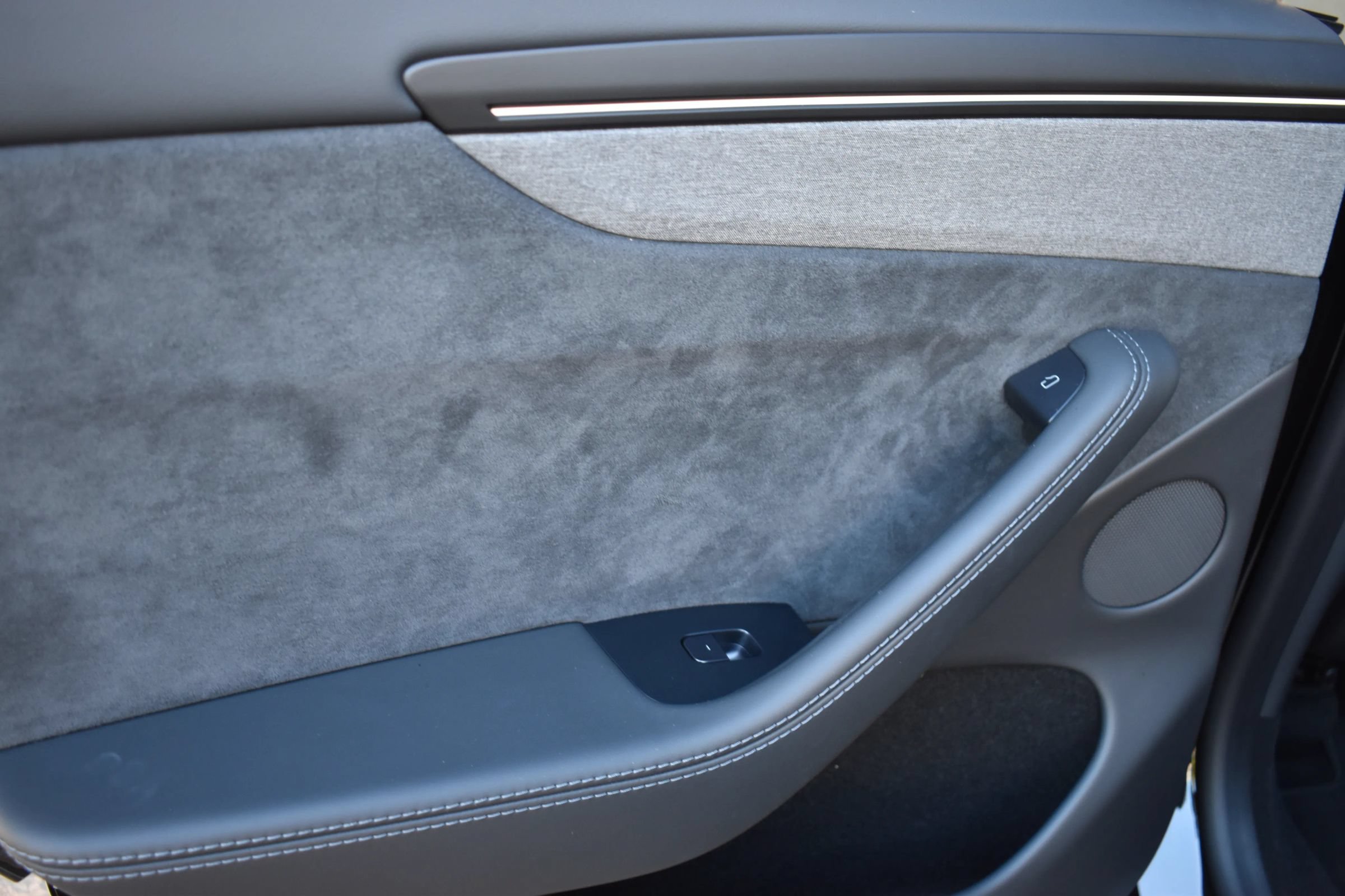 Used 2026 Tesla Model Y Long Range RWD image 16