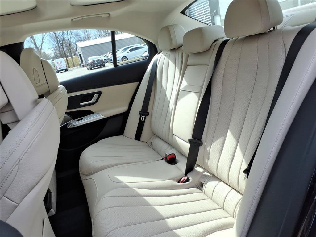 New 2026 Mercedes-Benz E 450 4MATIC Sedan image 11
