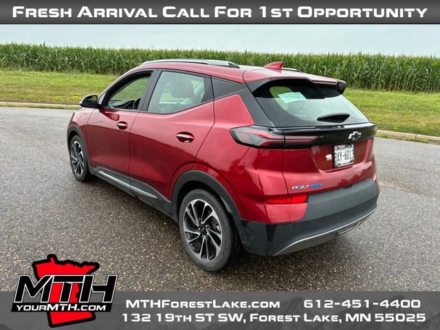 Used 2022 Chevrolet Bolt EUV Premier w/ Sun & Sound Package FWD image 6