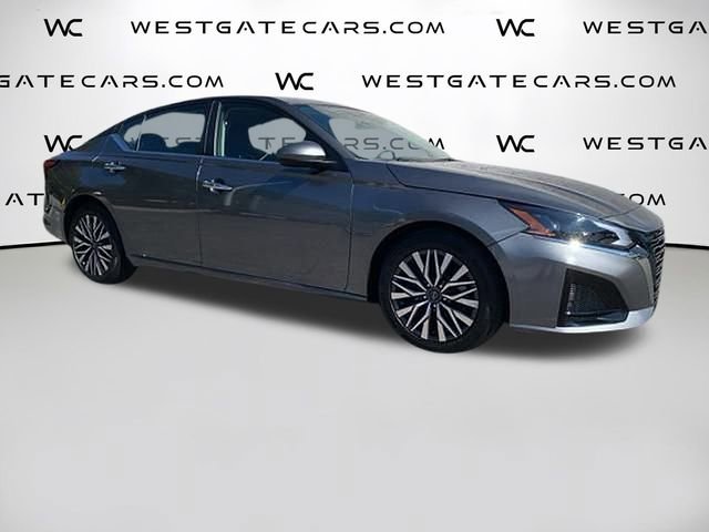 Used 2023 Nissan Altima 2.5 SV image 2