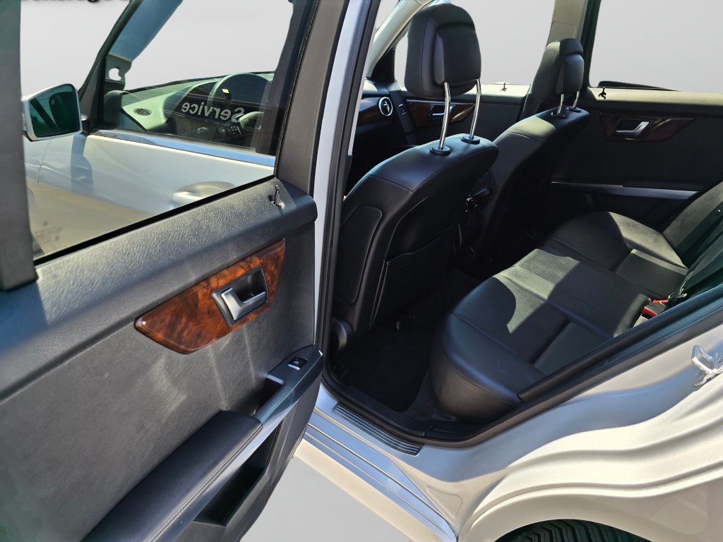 Used 2013 Mercedes-Benz GLK 350 4MATIC image 24