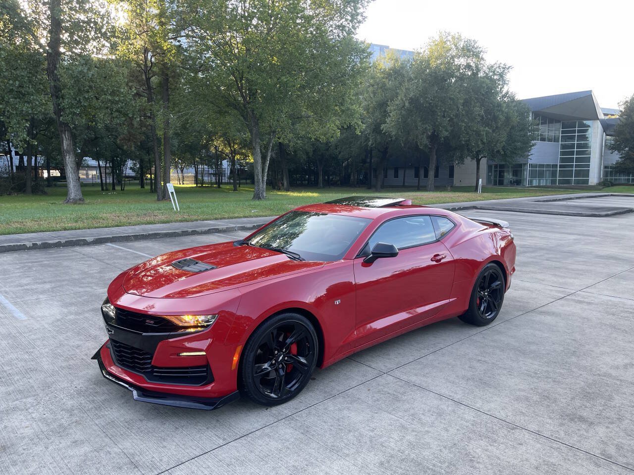 Used 2019 Chevrolet Camaro SS w/ Black Appearance Package RWD image 14