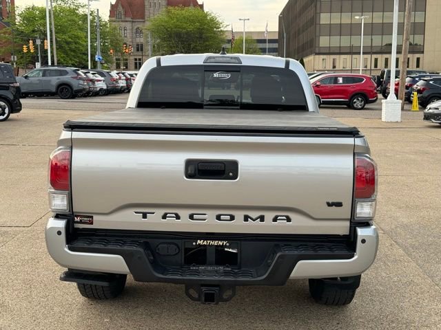 Used 2023 Toyota Tacoma TRD Sport w/ TRD Premium Sport Package AWD/4WD image 4